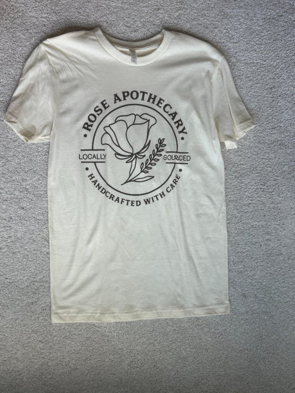 Rose Apothecary Tee (Schitt's Creek)